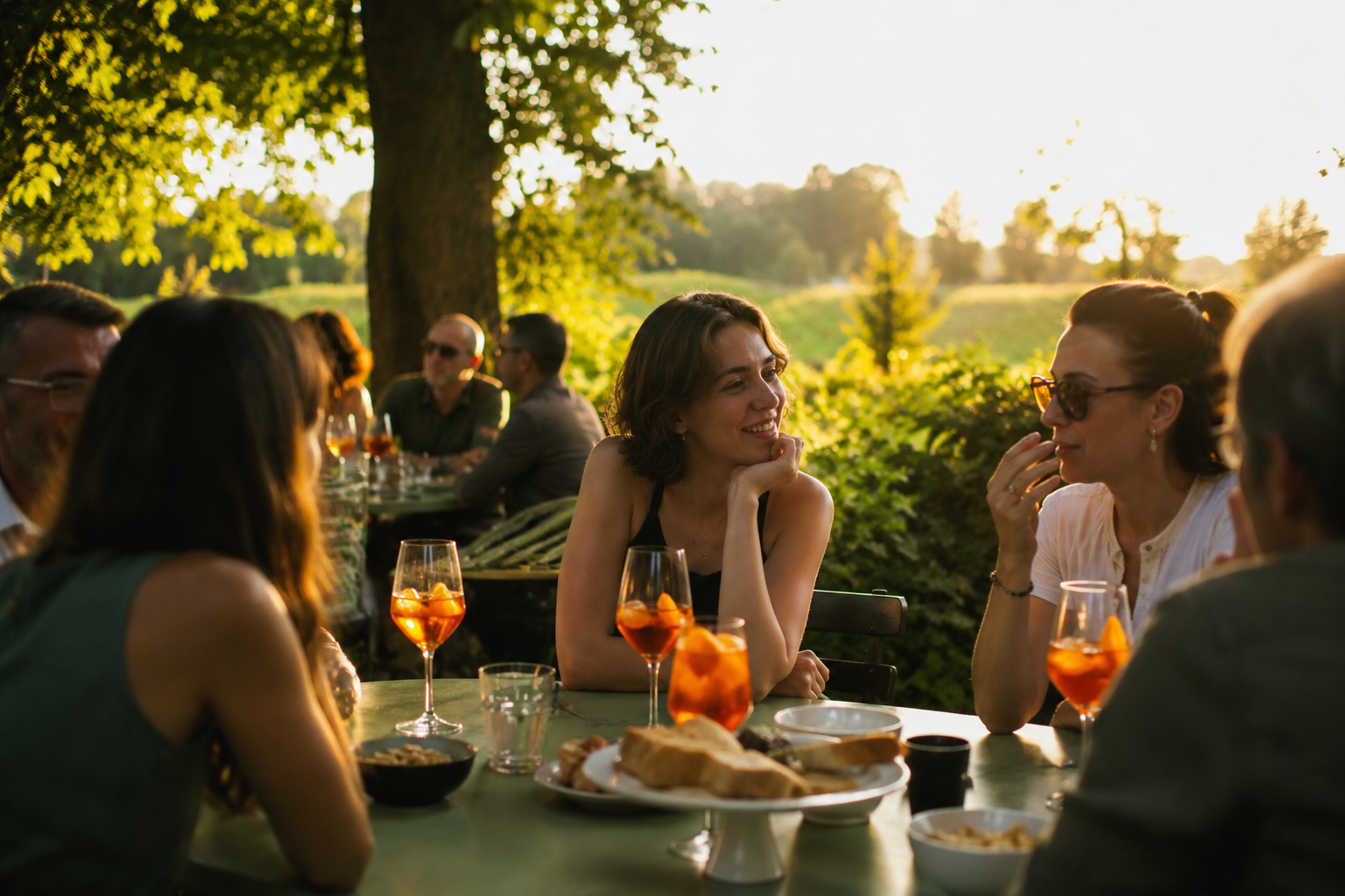 Spritz e stuzzicheria a bordo piscina