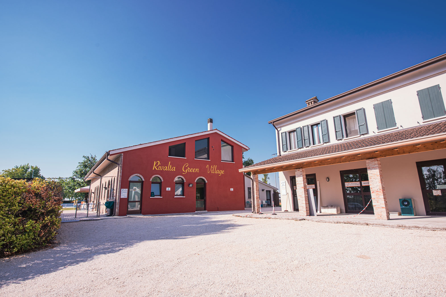 L'ingresso del Rivalta Green Village oggi